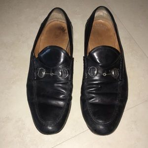 Men’s Gucci black leather shoes